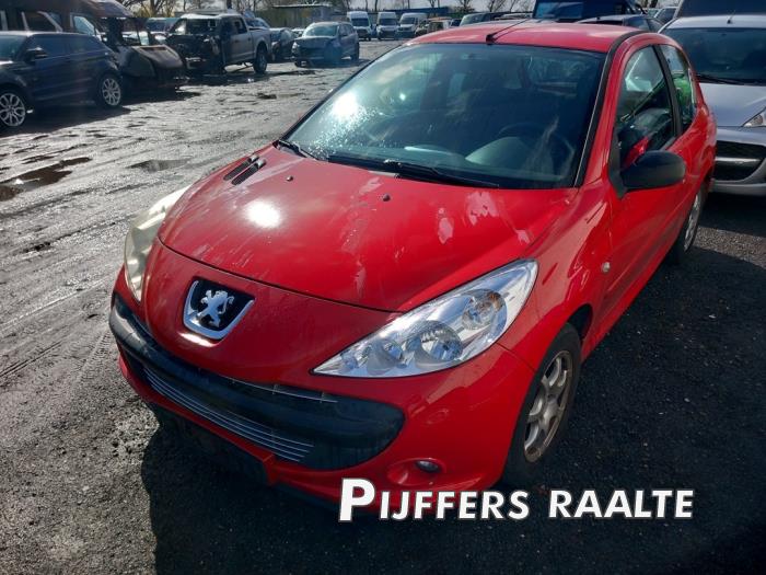 Peugeot 206+ 1.4 XS Épave (2010, Rouge)