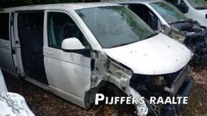 Volkswagen Transporter T5 2.0 TDI DRF Samochód złomowany (2015, Candy White)
