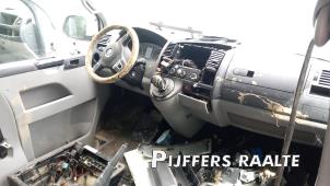Volkswagen Transporter T5 2.0 TDI DRF Samochód złomowany (2015, Candy White)