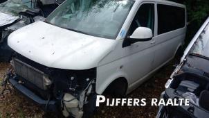 Volkswagen Transporter T5 2.0 TDI DRF Samochód złomowany (2015, Candy White)