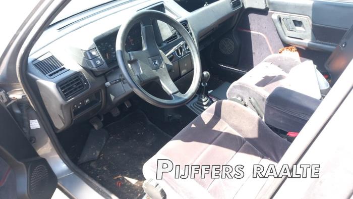 Citroen BX 1.1 -> 1.6 16 Ri,TRI,TGI,TGS,TZi,Image Épave (1991, Gris)
