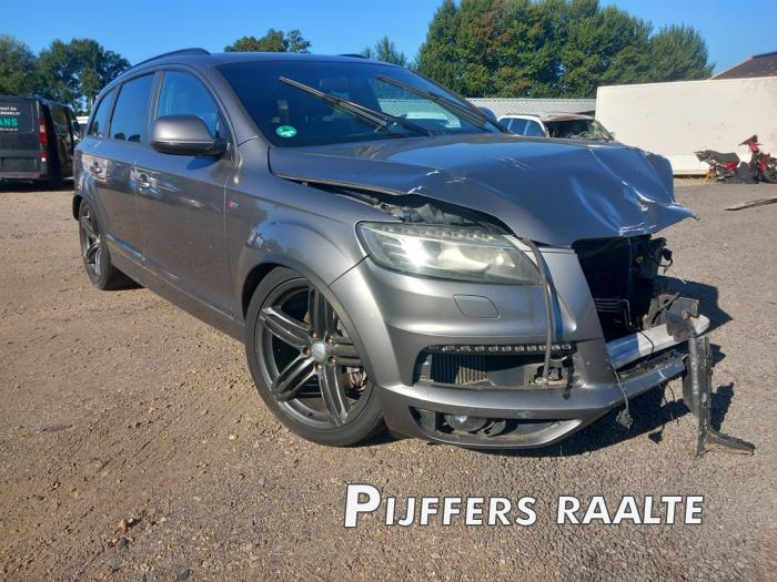 Audi Q7 3.0 TDI V6 24V Clean Diesel Samochód złomowany (2013, Szary)