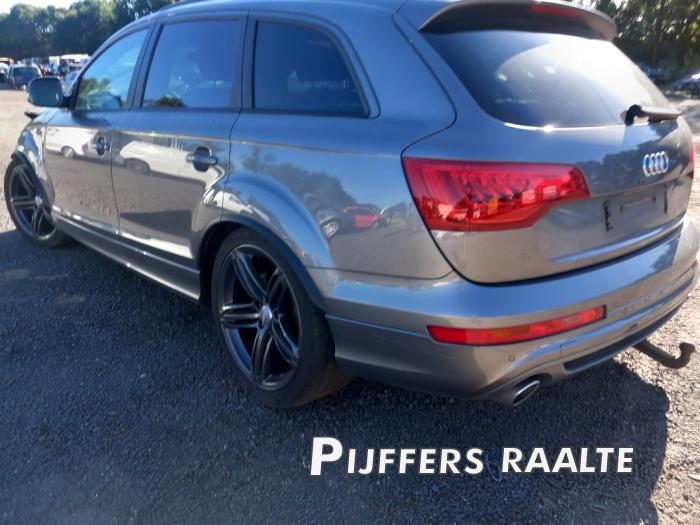 Audi Q7 3.0 TDI V6 24V Clean Diesel Samochód złomowany (2013, Szary)