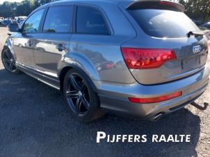 Audi Q7 3.0 TDI V6 24V Clean Diesel Samochód złomowany (2013, Szary)