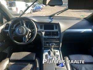 Audi Q7 3.0 TDI V6 24V Clean Diesel Samochód złomowany (2013, Szary)