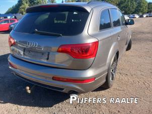 Audi Q7 3.0 TDI V6 24V Clean Diesel Samochód złomowany (2013, Szary)