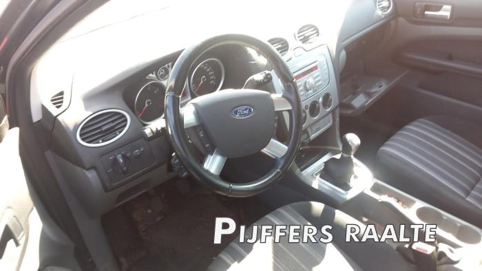 Ford Focus 2 Wagon 1.6 16V Vehículo de desguace (2009, Gris)