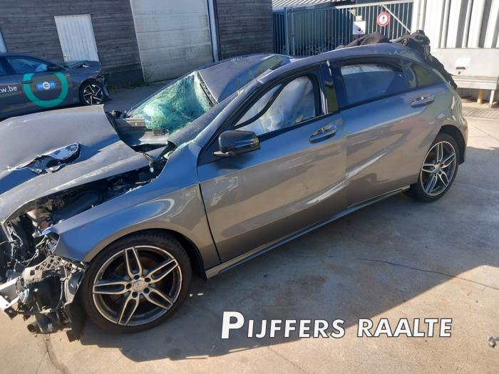Mercedes A 1.6 A-180 16V Vehículo de desguace (2013, Gris)