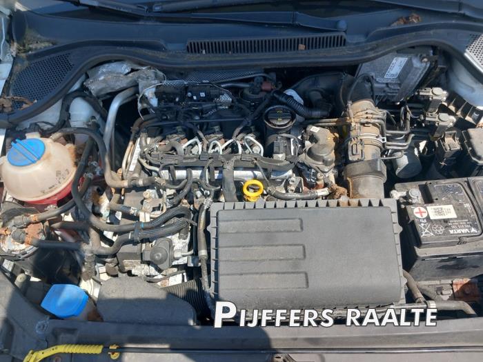 Volkswagen Polo V 1.4 TDI DPF BlueMotion technology Vehículo de desguace (2015, Blanco)