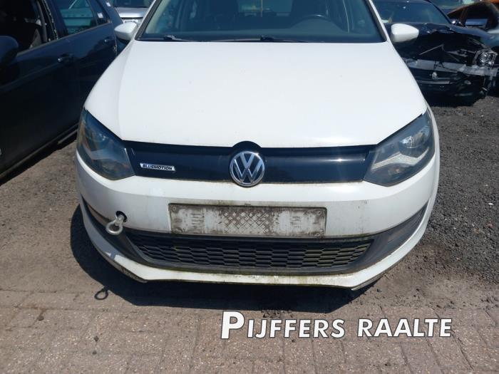 Volkswagen Polo V 1.4 TDI DPF BlueMotion technology Vehículo de desguace (2015, Blanco)