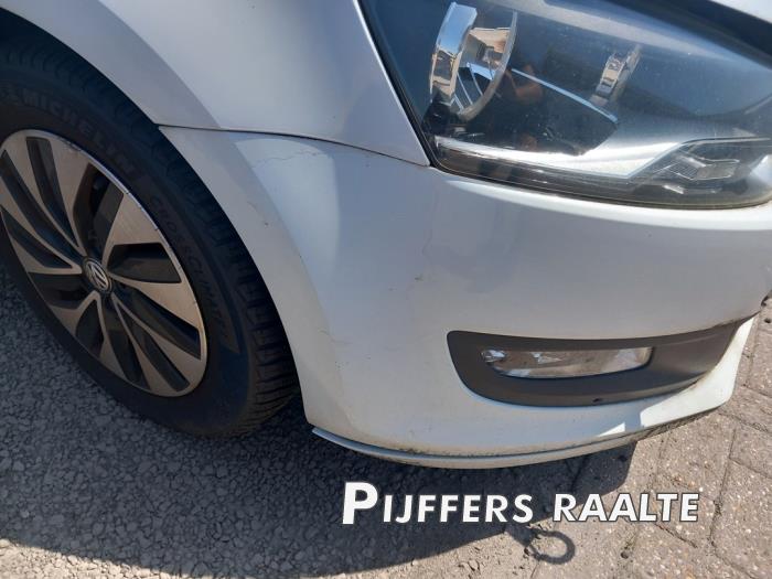Volkswagen Polo V 1.4 TDI DPF BlueMotion technology Vehículo de desguace (2015, Blanco)
