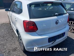 Volkswagen Polo V 1.4 TDI DPF BlueMotion technology Vehículo de desguace (2015, Blanco)