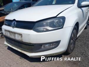 Volkswagen Polo V 1.4 TDI DPF BlueMotion technology Vehículo de desguace (2015, Blanco)