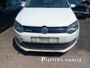 Volkswagen Polo V 1.4 TDI DPF BlueMotion technology Vehículo de desguace (2015, Blanco)