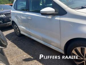 Volkswagen Polo V 1.4 TDI DPF BlueMotion technology Vehículo de desguace (2015, Blanco)