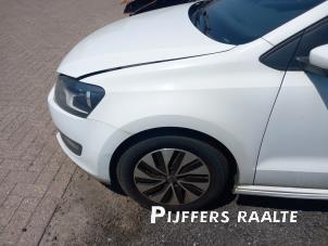 Volkswagen Polo V 1.4 TDI DPF BlueMotion technology Vehículo de desguace (2015, Blanco)