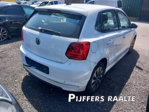 Volkswagen Polo V 1.4 TDI DPF BlueMotion technology Vehículo de desguace (2015, Blanco)