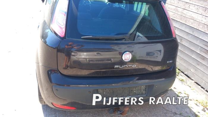 Fiat Punto Evo 1.4 Vehículo de desguace (2010, Negro)