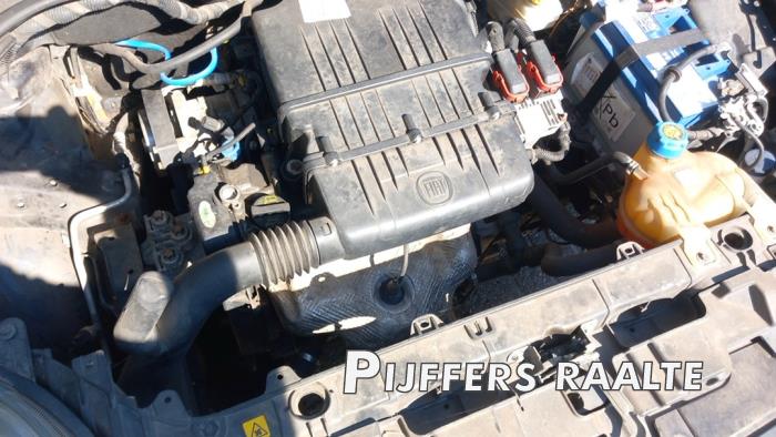 Fiat Punto Evo 1.4 Vehículo de desguace (2010, Negro)