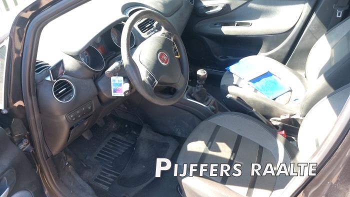 Fiat Punto Evo 1.4 Vehículo de desguace (2010, Negro)