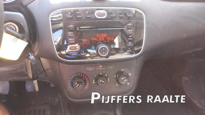 Fiat Punto Evo 1.4 Vehículo de desguace (2010, Negro)