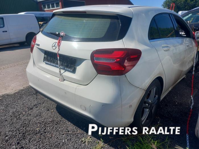 Mercedes A 1.6 A-160 16V Vehículo de desguace (2017, Blanco)