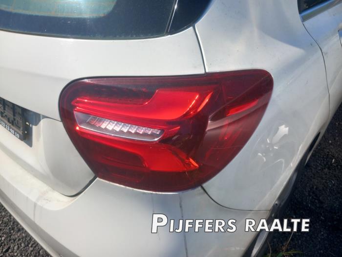 Mercedes A 1.6 A-160 16V Vehículo de desguace (2017, Blanco)