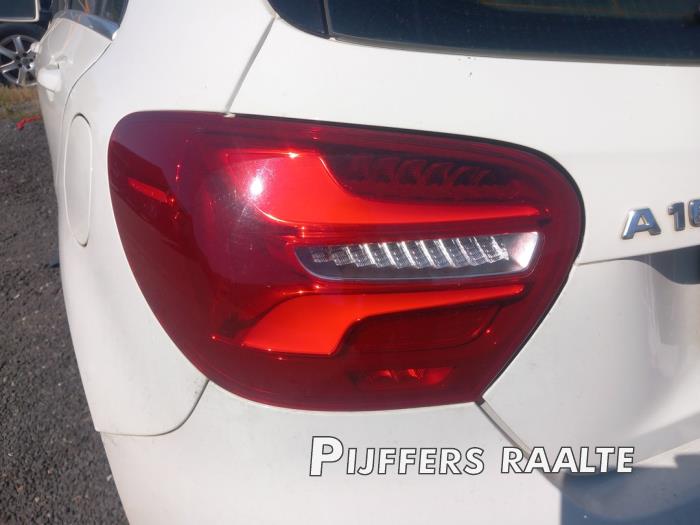 Mercedes A 1.6 A-160 16V Vehículo de desguace (2017, Blanco)