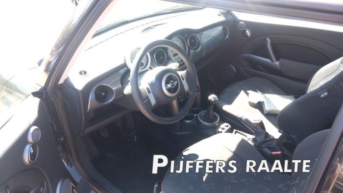 Mini Mini Open 1.6 16V Cooper Vehículo de desguace (2005, Negro)