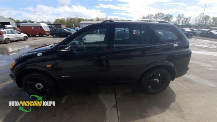 Ssang Yong Kyron 2.0 M 200 Xdi 16V 4x4 Skrotfordon (2006, ZWART)