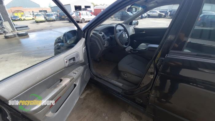 Ssang Yong Kyron 2.0 M 200 Xdi 16V 4x4 Skrotfordon (2006, ZWART)