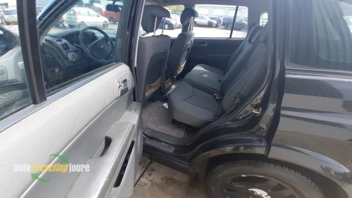 Ssang Yong Kyron 2.0 M 200 Xdi 16V 4x4 Skrotfordon (2006, ZWART)