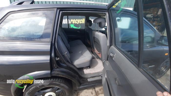 Ssang Yong Kyron 2.0 M 200 Xdi 16V 4x4 Skrotfordon (2006, ZWART)