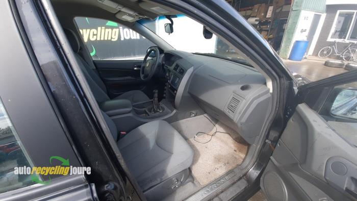 Ssang Yong Kyron 2.0 M 200 Xdi 16V 4x4 Skrotfordon (2006, ZWART)