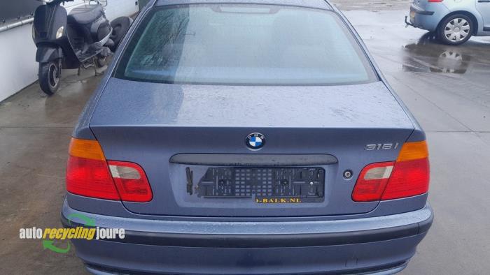 BMW 3 serie 318i Schrottauto (1999, Blau)