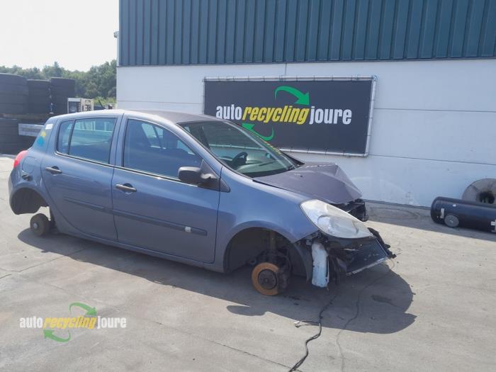 Autorecycling Joure B.V. Renault Schrottautos, Schrottauto und  