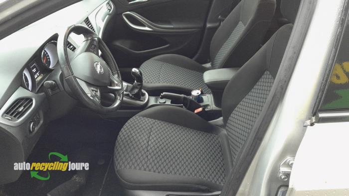 Opel Astra K Sports Tourer 1.6 CDTI 110 16V Samochód złomowany (2018, Szary)