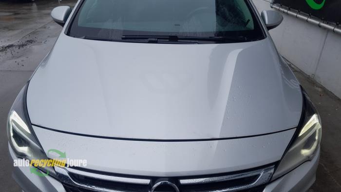 Opel Astra K Sports Tourer 1.6 CDTI 110 16V Samochód złomowany (2018, Szary)