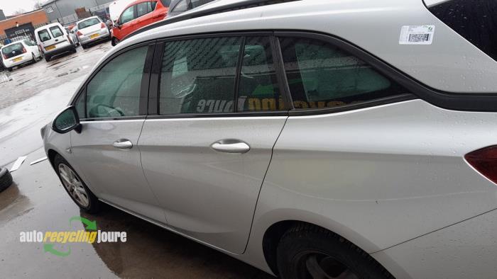 Opel Astra K Sports Tourer 1.6 CDTI 110 16V Samochód złomowany (2018, Szary)
