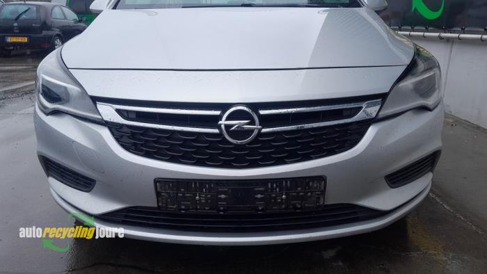 Opel Astra K Sports Tourer 1.6 CDTI 110 16V Samochód złomowany (2018, Szary)