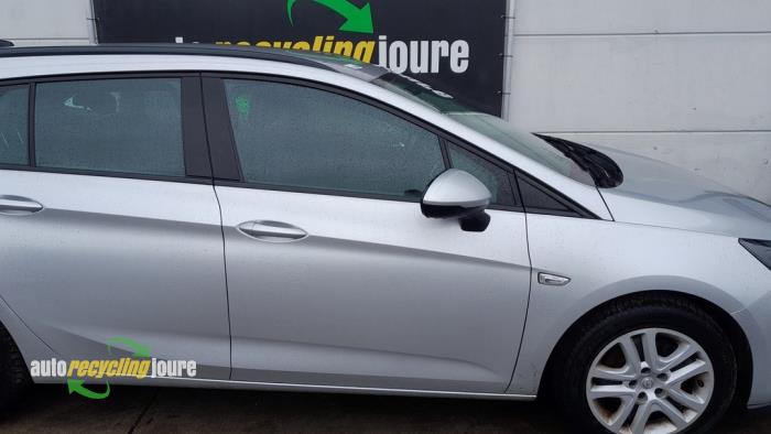 Opel Astra K Sports Tourer 1.6 CDTI 110 16V Samochód złomowany (2018, Szary)