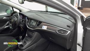 Opel Astra K Sports Tourer 1.6 CDTI 110 16V Samochód złomowany (2018, Szary)