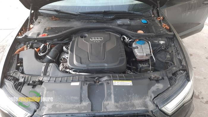 Audi A6 Avant 2.0 TDI 16V Épave (2016, Noir)