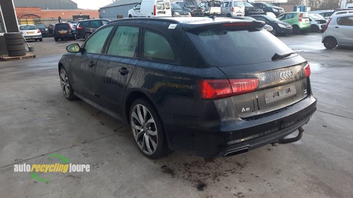 Audi A6 Avant 2.0 TDI 16V Épave (2016, Noir)