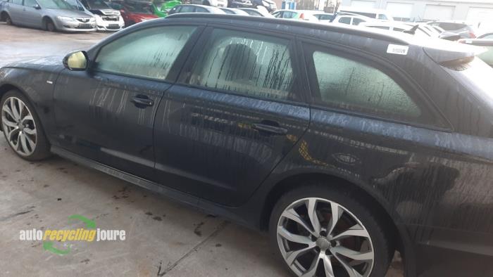 Audi A6 Avant 2.0 TDI 16V Épave (2016, Noir)