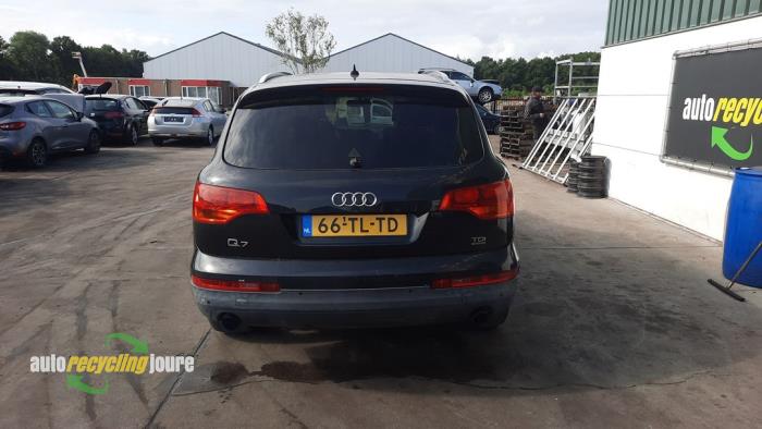 Audi Q7 3.0 TDI V6 24V Épave (2006, Noir)