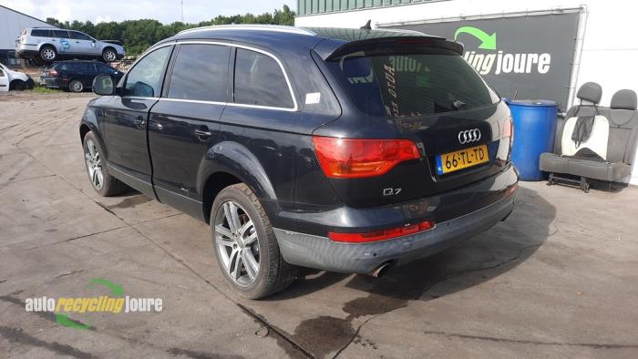 Audi Q7 3.0 TDI V6 24V Épave (2006, Noir)