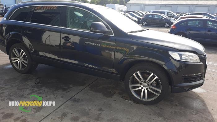 Audi Q7 3.0 TDI V6 24V Épave (2006, Noir)