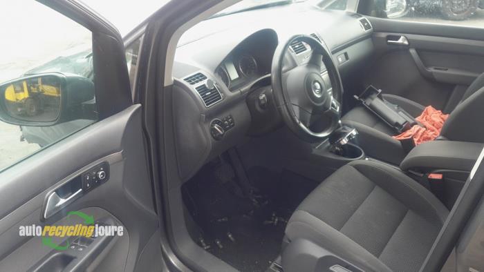 Volkswagen Touran 1.4 16V TSI 140 Vehículo de desguace (2012, Gris)