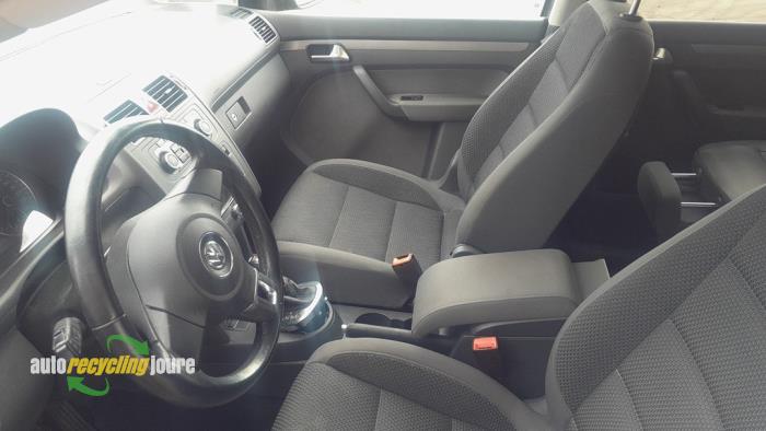 Volkswagen Touran 1.4 16V TSI 140 Vehículo de desguace (2012, Gris)